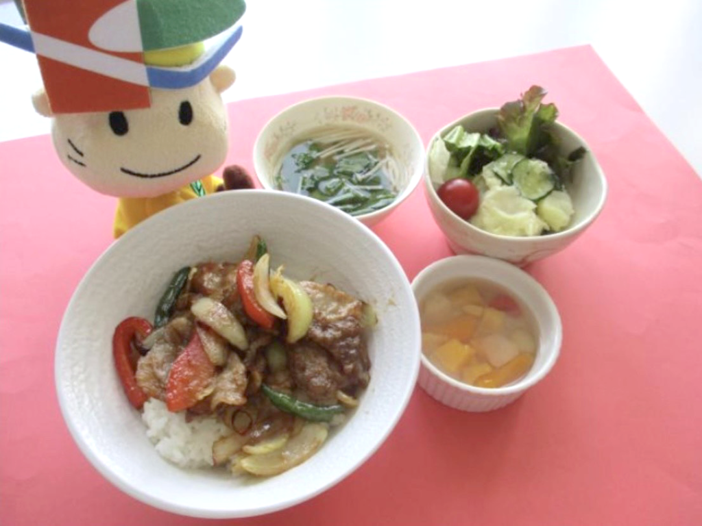 炊き込みごはんとみそ汁のイメージ
